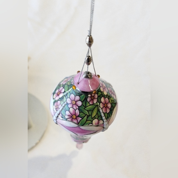 Meadow Daisy Bradford Editions Louis Tiffany Heirloom Porcelain Ornament - Picture 3 of 8